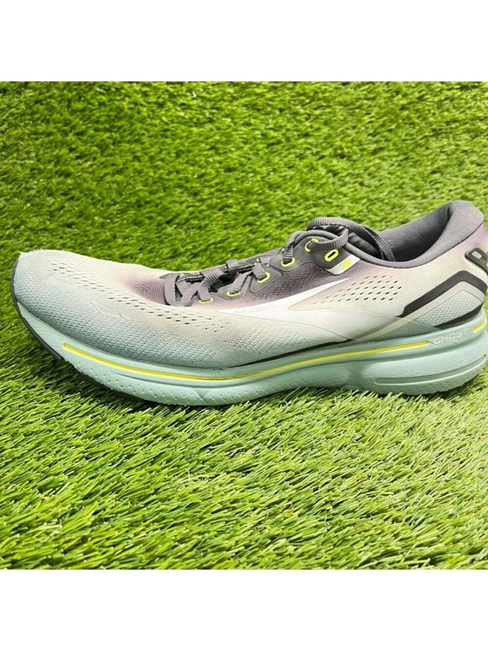 Brooks Ghost 15 Mens Size 11.5 Gray Oyster Green Running Walking Shoes Sneakers
